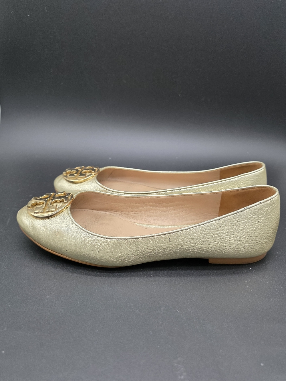 Tory Burch Gold Leather Logo Ballet Flats - Cream Sz 7